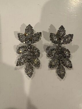 Vtg. Pair 50’s Silver Tone W/Clear Rhinestone Leaf Shape Drop Clip On Earrings